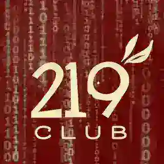 Вход в CLUB 219