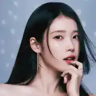 IU 🦋