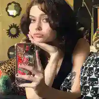 ⌯ Mena €