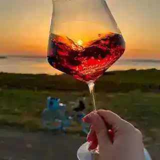 По бокальчику