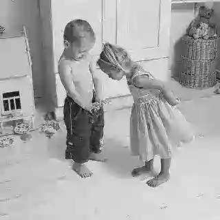 بوت مُلْصَقات نِيِّج سكٍَسَٕيهٍَ اطفال