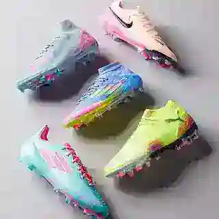 Soccer shoes