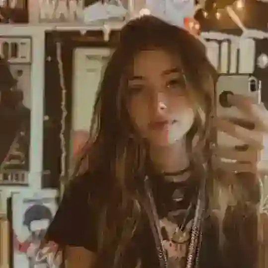 Julia Telegram Channel Avatar