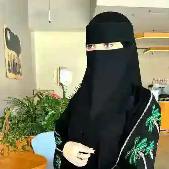 دلائل ثقة وتنسيق ام روز | 𝘼𝙈 𝙍𝙊𝙕𝙕 Telegram Channel Avatar