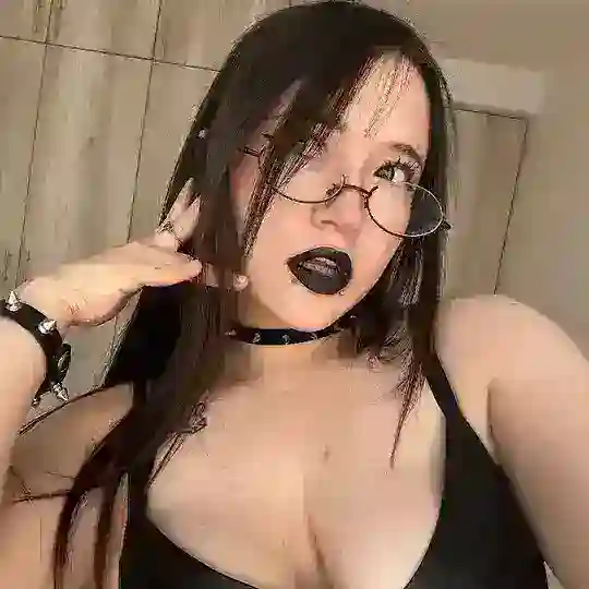 ♱ 𝐓𝐢𝐧𝐲𝐕𝐚𝐦𝐩𝐅𝐚𝐧𝐠𝐬 ♱ Telegram Channel Avatar