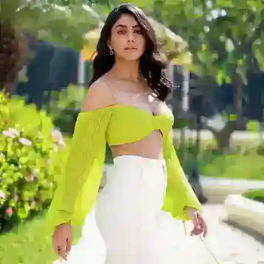 Mrunal Thakur 💃 Telegram Channel Avatar