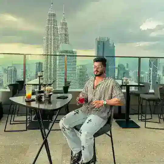 SAM KHAN 📈 Telegram Channel Avatar
