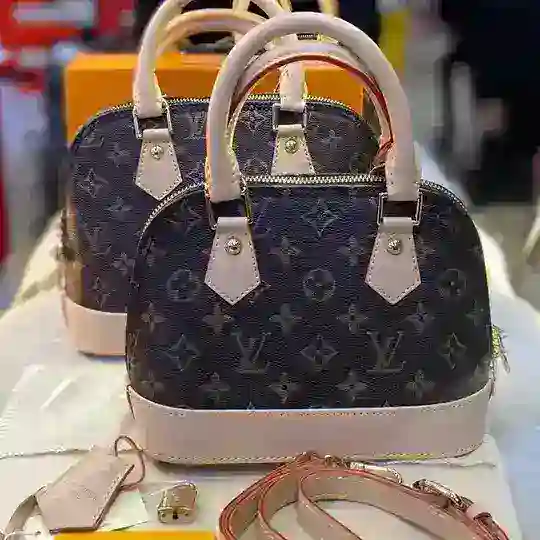 Brand House 🛍️ Telegram Channel Avatar