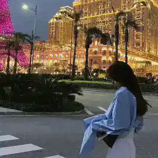 雾都逼友の谈 Telegram Channel Avatar