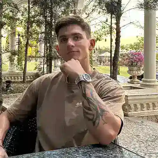 Максим Лакі | Твій гід по Etsy Telegram Channel Avatar