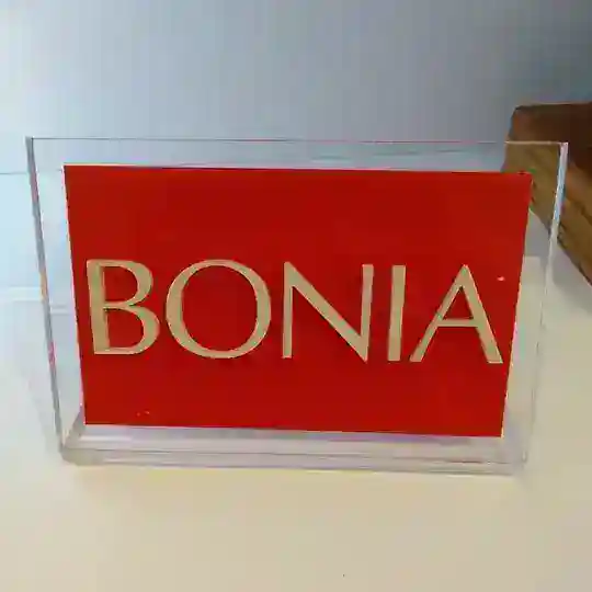 Original BONIA@BONIA_addict Telegram Channel Avatar