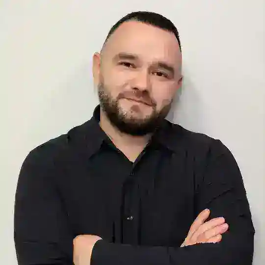 Рустам Хажин | Консалтинг, девелопмент, рок-н-ролл! Telegram Channel Avatar