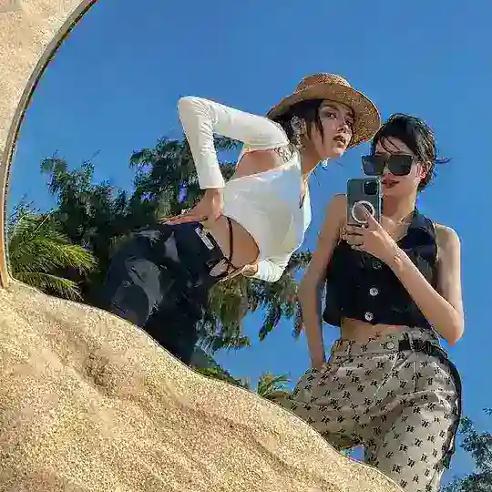 免费人设 套图 Telegram Channel Avatar