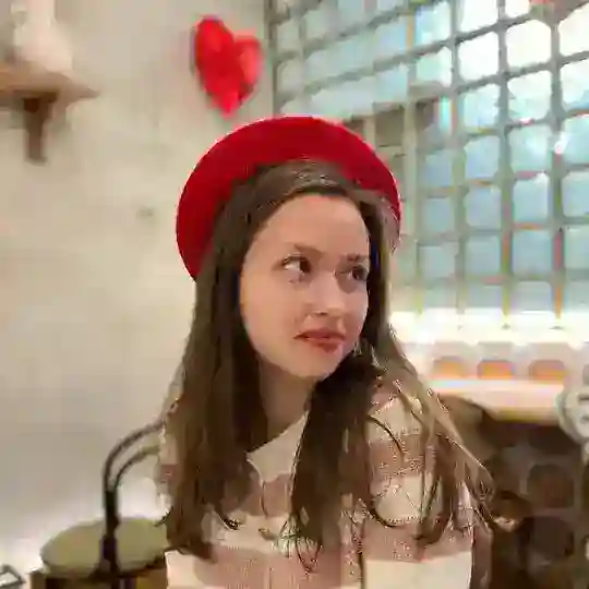 Запекла читачка Марі Telegram Channel Avatar