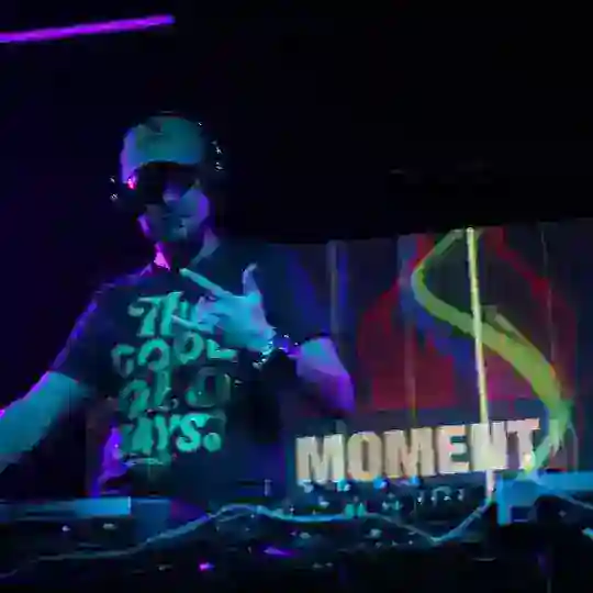 Alex Moment Telegram Channel Avatar