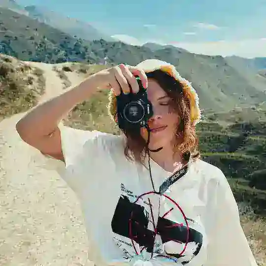 совушка фоткает Telegram Channel Avatar