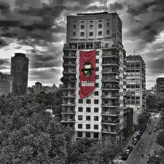 Chat sobre Alvise Pérez