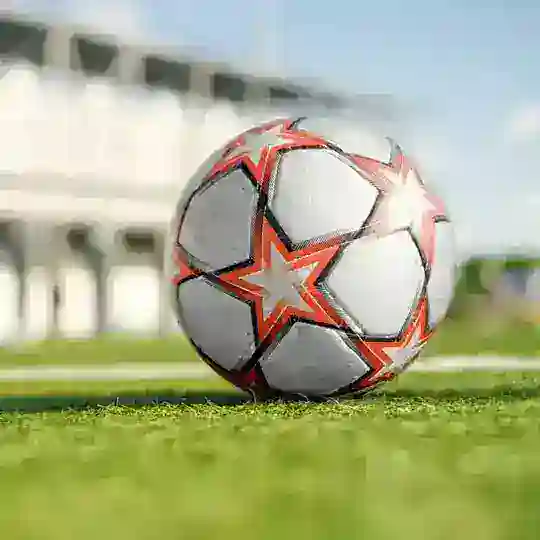 EFOOTBALL ASYLUM TOUR π