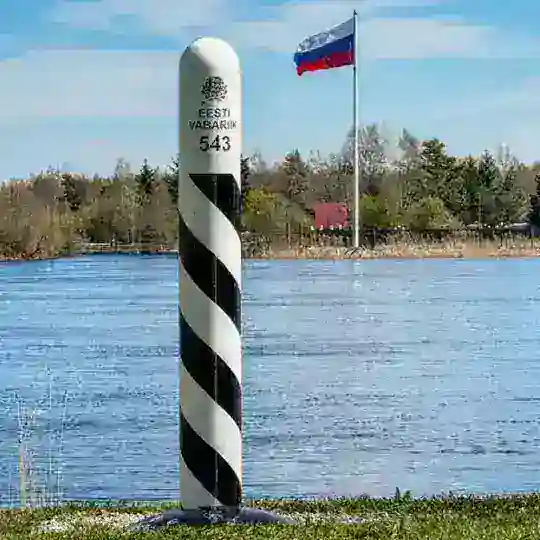 Койдула, Лухамаа, Нарва, граница