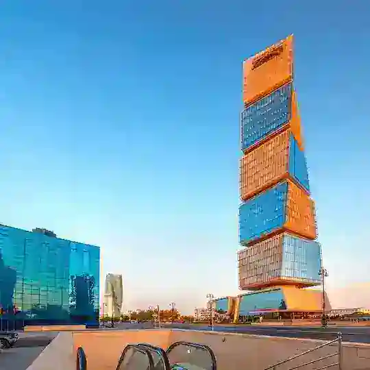 Азербайджанцы в Питере, Москве и с других городов.