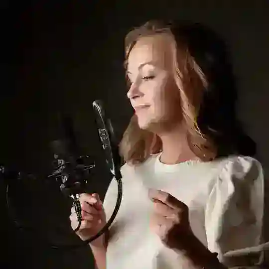 ДИКТОР КСЕНИЯ КОБЗЕВА