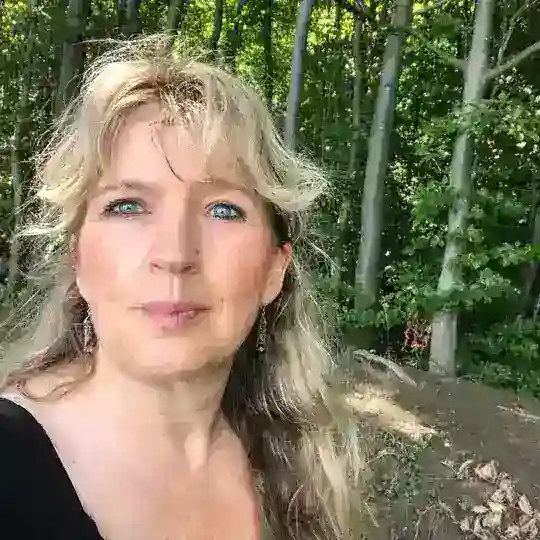 Simone Voss - EINE LEHRERIN STEHT AUF- Chat