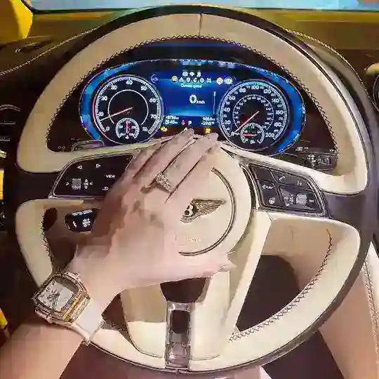 𝐀𝐍𝐇 𝐇𝐀𝐈 𝐊𝐄́𝐎 𝐒𝐀̣̂𝐏 𝐂𝐀𝐒𝐒𝐈𝐍𝐎 𝐓𝐑𝐔̛̣𝐂 𝐓𝐔𝐘𝐄́𝐍