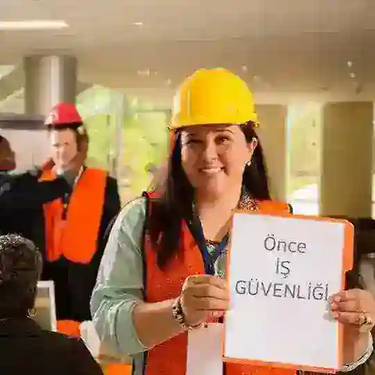 İş güvenliği uzmanı ( iş ilanları bilgi ve sohbet hakaret küfür dışında takılmak serbest )