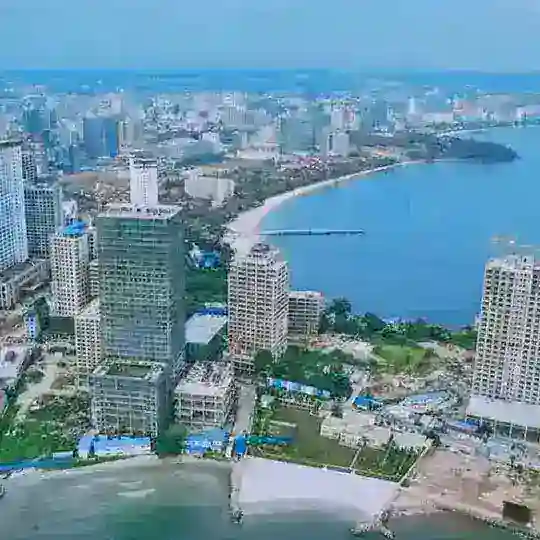西港广告牌群4
