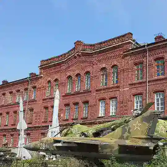 Территория Суворовского училища.